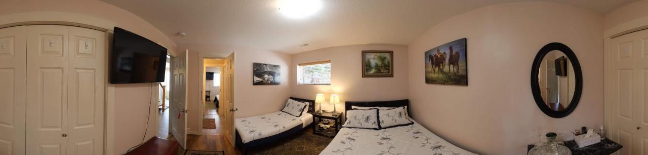 Rodee Homestay Вест-Келоуна Экстерьер фото